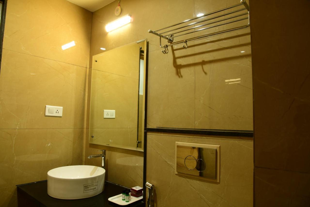 Hotel U.T.ELITE Bangalore Exterior foto
