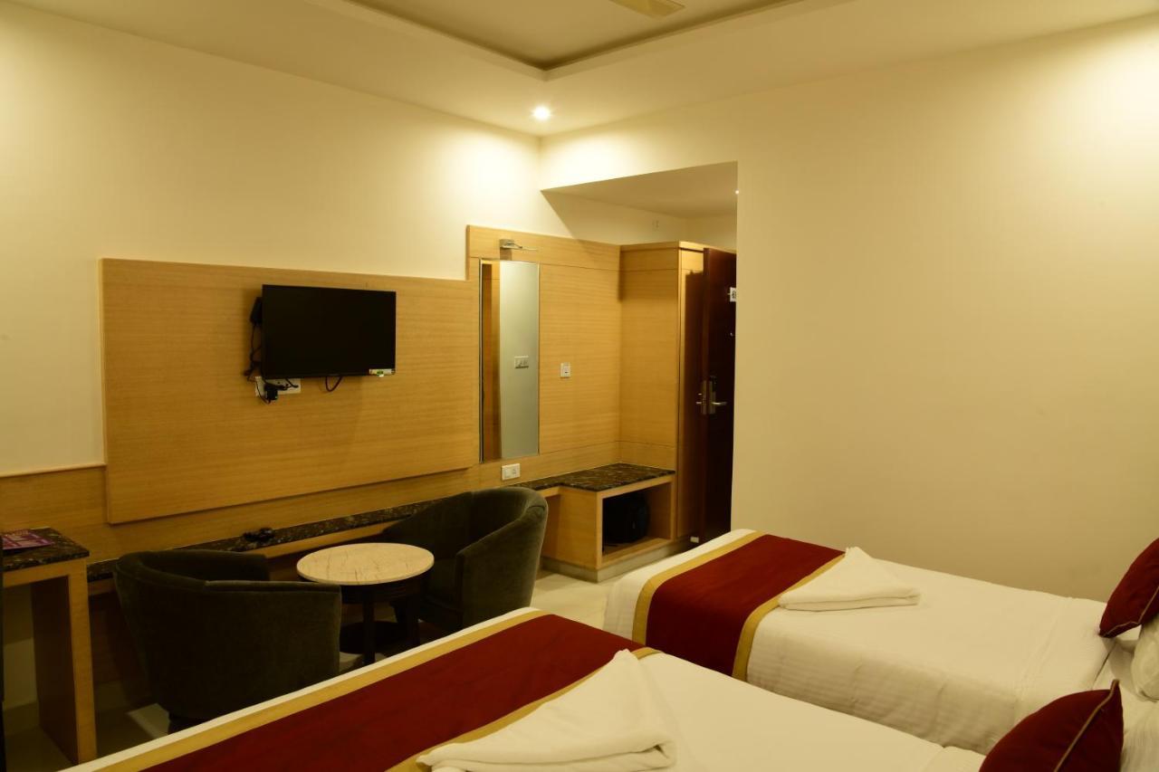 Hotel U.T.ELITE Bangalore Exterior foto