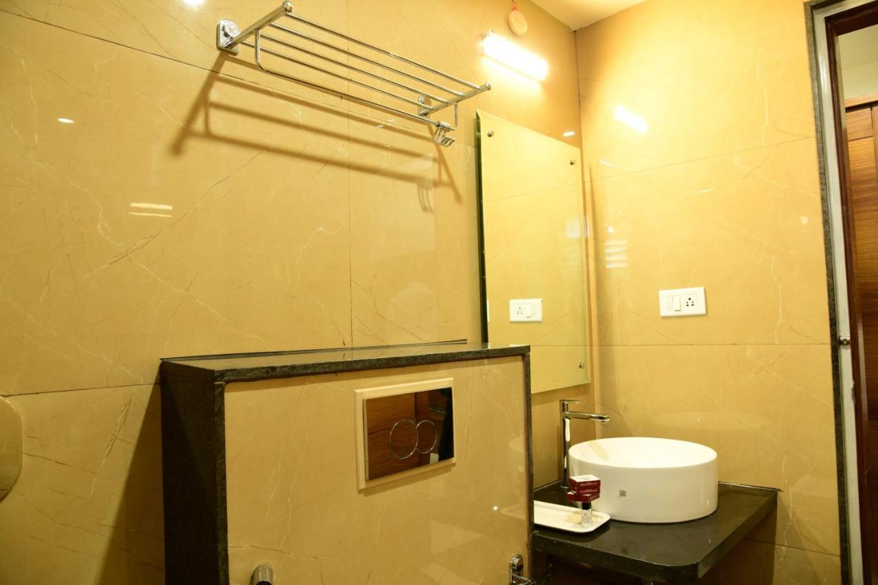 Hotel U.T.ELITE Bangalore Exterior foto